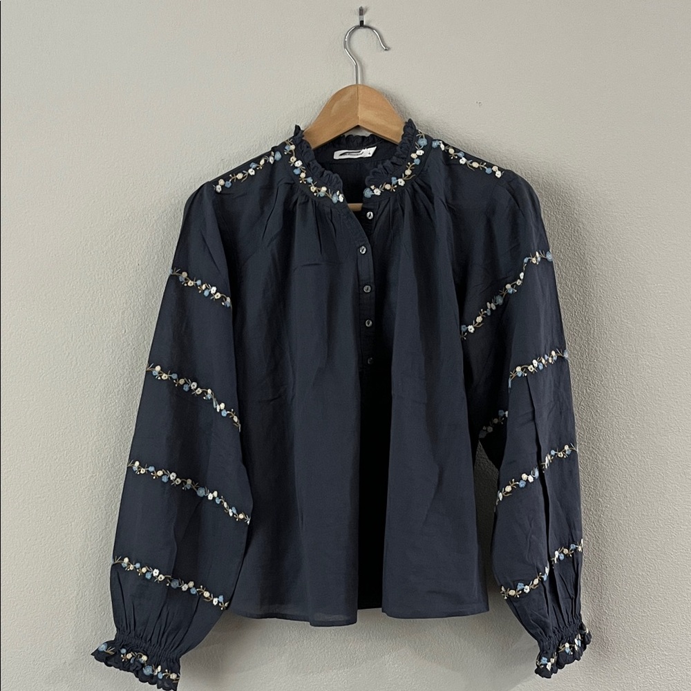 Unsubscribed $280 floral embroidered blouse Boho Size 2 Navy NWOT